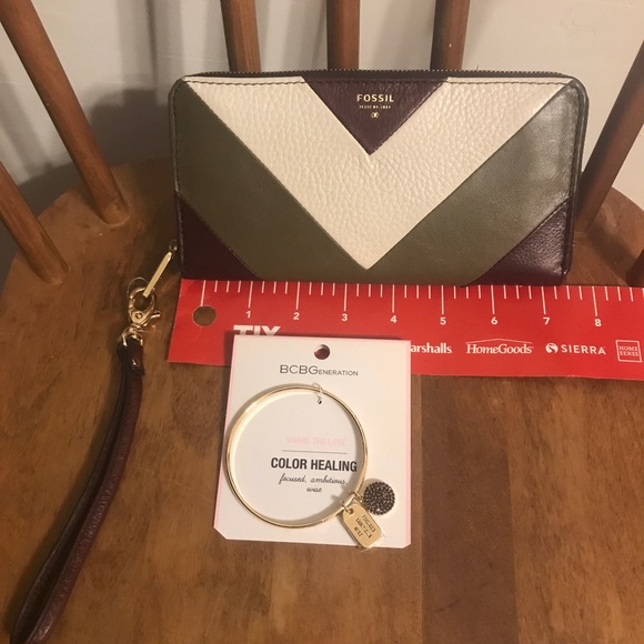 Fossil Leather Wallet & Purple Charm Bracelet - Picture 1 of 6